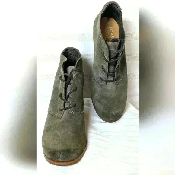 Toms Lunata Green Suede Lace Up Booties Size 7 - Picture 1 of 8